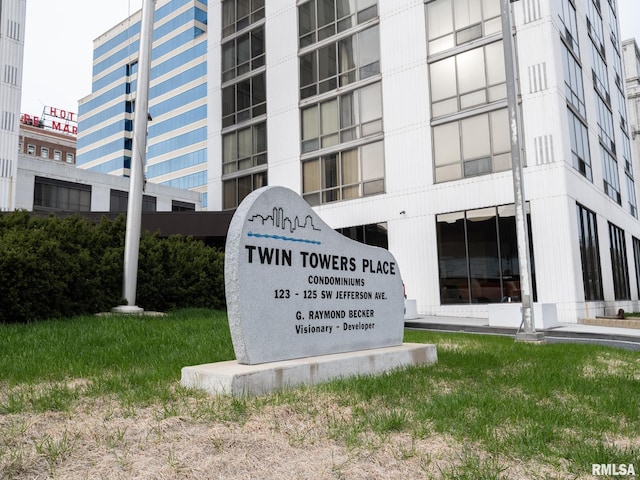 view of community / neighborhood sign