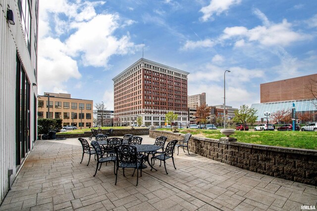 123 SW Jefferson Ave Unit E7W, Peoria, IL 61602