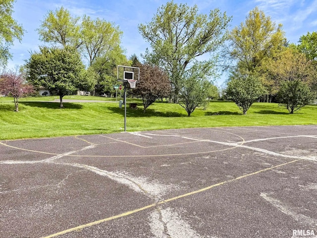 10 Locust Grove Ct, Groveland, IL 61535 - view of sport court featuring a lawn and community basketball court