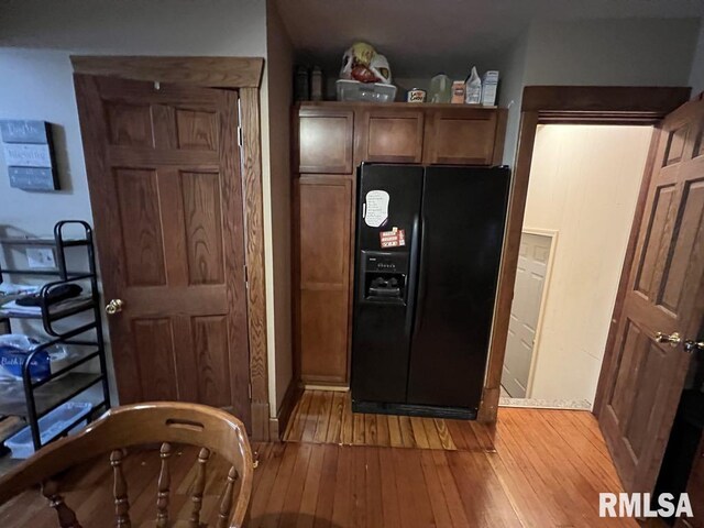 822 S Mcarthur St, Macomb, IL 61455 - carpeted bedroom featuring a ceiling fan and a walk in closet
