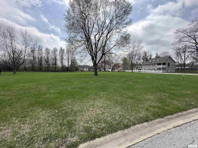 100 Peace Field Ln, East Peoria, IL 61611