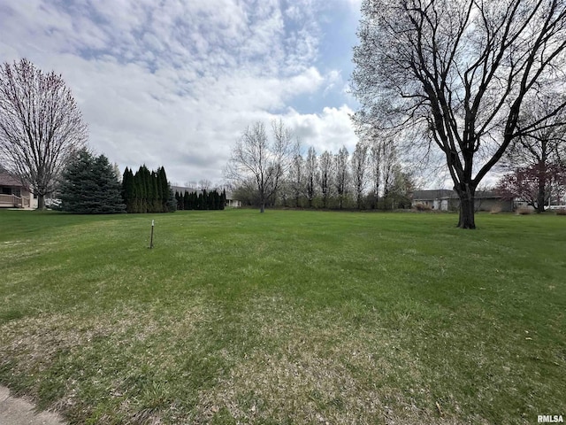 100 Peace Field Ln, East Peoria, IL 61611