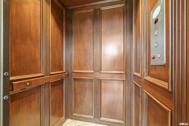 1801 Kern Rd, Washington, IL 61571 - view of elevator