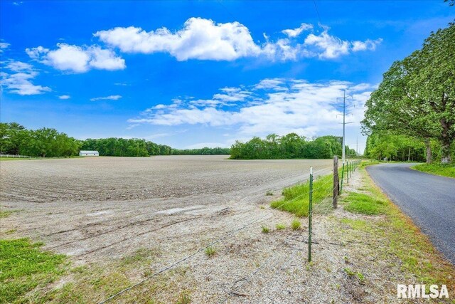 000 W Singing Woods Rd, Edelstein, IL 61526