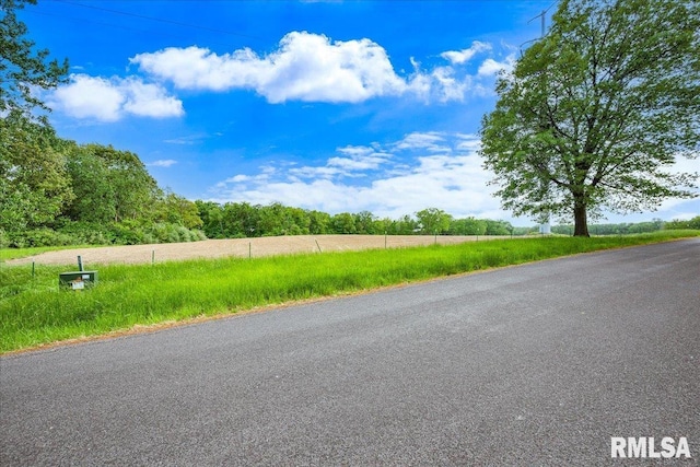 000 W Singing Woods Rd, Edelstein, IL 61526