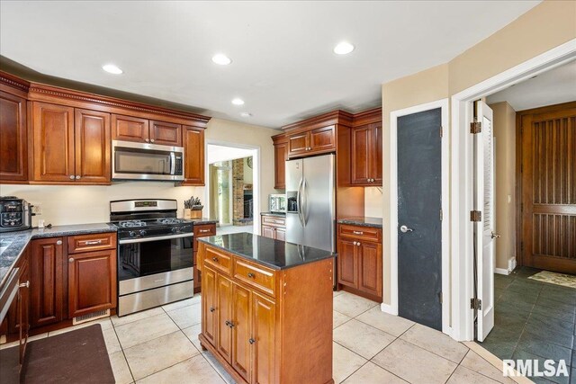 202 W Wolf Rd, Peoria, IL 61614 - photo 13