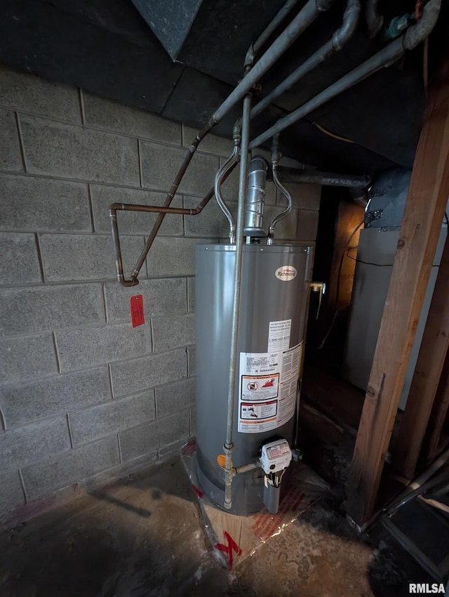 3720 Saint Michael Ave, Peoria, IL 61615 - utilities featuring gas water heater