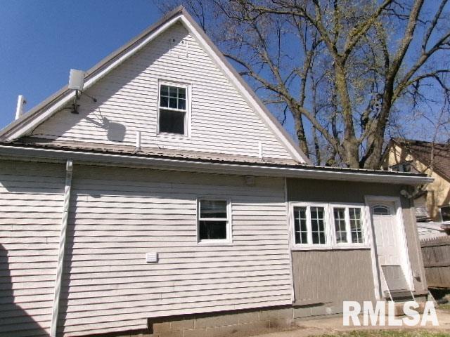 view of property exterior
