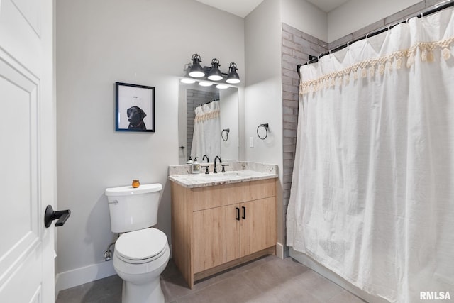 1310 E Samuel Ave, Peoria Heights, IL 61616 - full bathroom featuring vanity, baseboards, a shower with curtain, and toilet