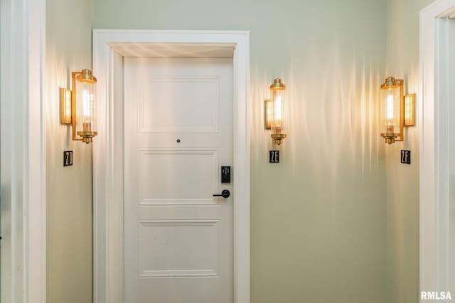 1310 E Samuel Ave, Peoria Heights, IL 61616 - view of entryway