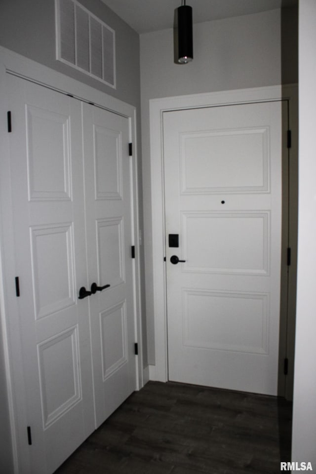 1310 E Samuel Ave, Peoria Heights, IL 61616 - entryway featuring dark wood-type flooring and visible vents