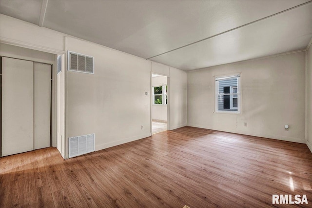 301 E Ellington Dr, Peoria, IL 61603 - empty room with wood finished floors and baseboards