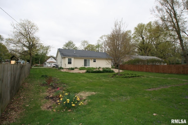 406 N Minier Ave, Minier, IL 61759 - view of yard featuring fence