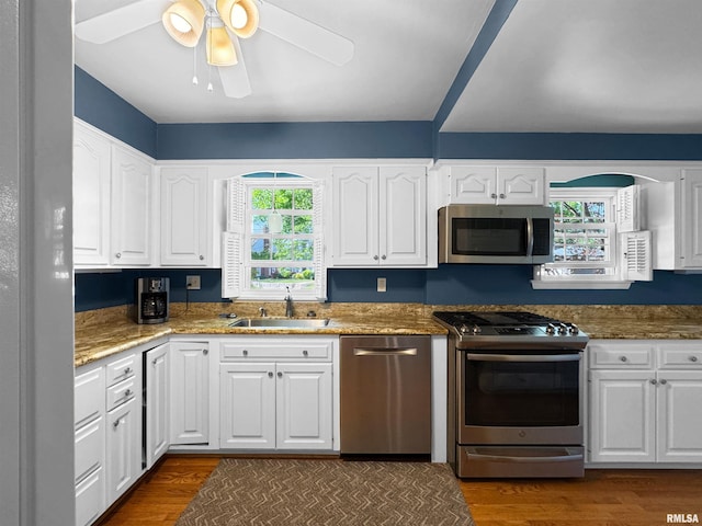 407 W Hollyridge Cir, Peoria, IL 61614 - photo 7