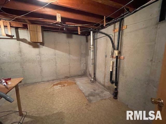 view of unfinished basement
