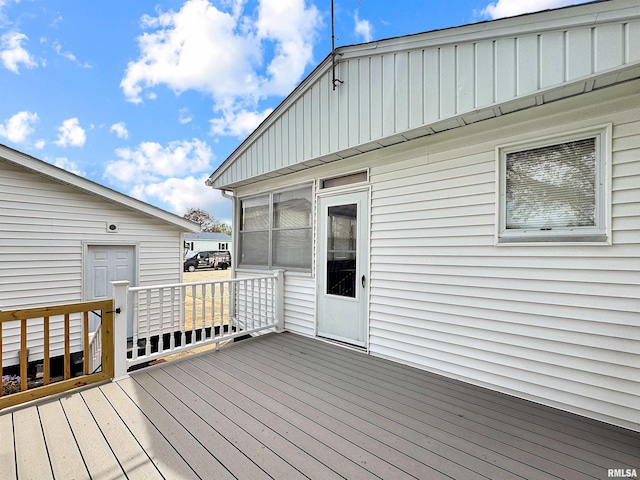 370 W Carter St, Fairview, IL 61432 - view of wooden terrace