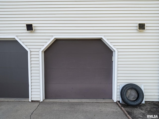 1024 Florence Ave, Pekin, IL 61554 - view of garage