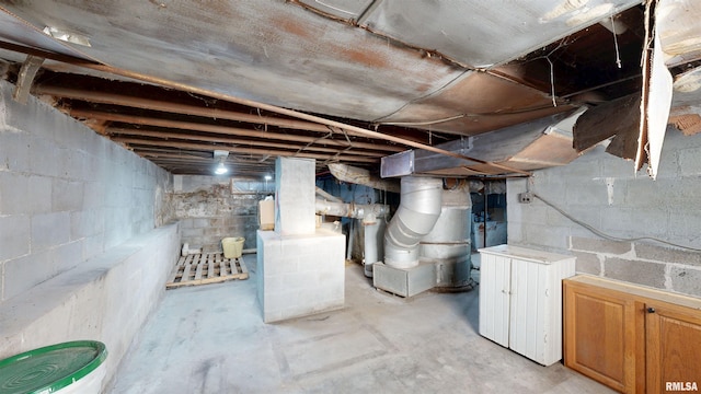 view of unfinished below grade area
