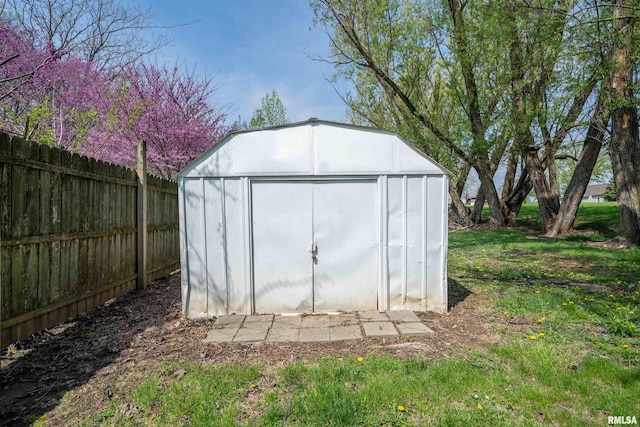 212 S Cone St, Farmington, IL 61531 - view of shed with fence