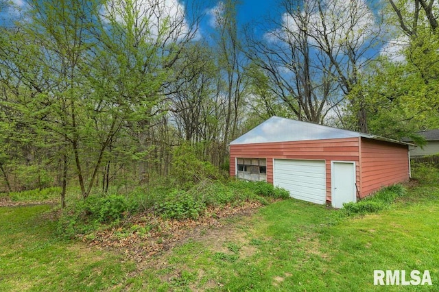 view of detached garage