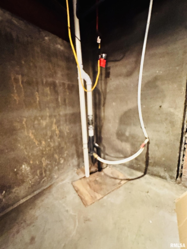 711 E Piper St, Macomb, IL 61455 - view of utility room