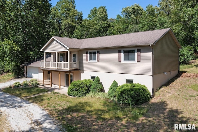25633 N County Road 2500 E, Manito, IL 61546 - view of front of home featuring a garage