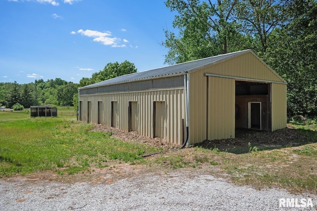25633 N County Road 2500 E, Manito, IL 61546 - view of garage