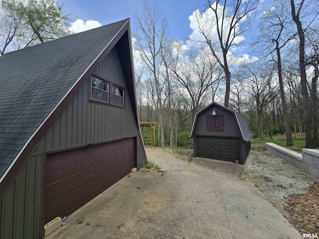 garage featuring a garage