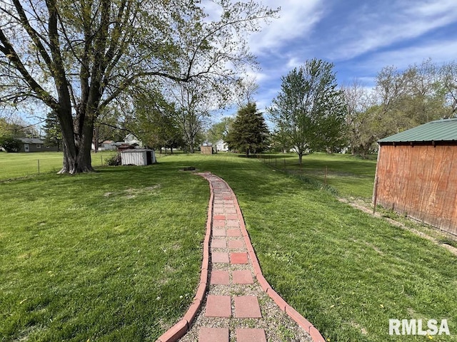 1520 E Wheeler St, Macomb, IL 61455 - view of yard featuring an outdoor structure