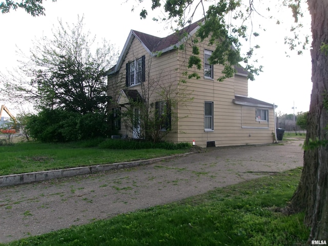605 S 2nd St, Pekin, IL 61554 - view of property exterior
