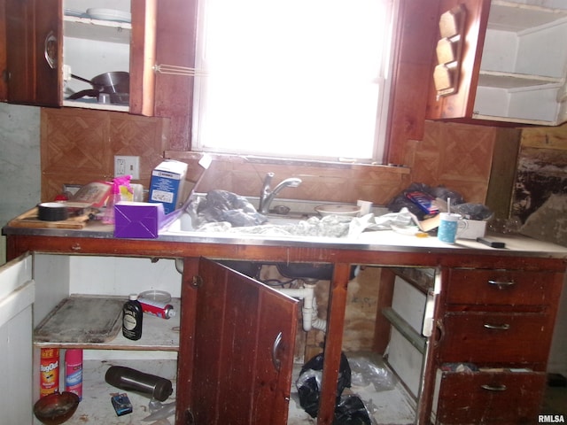 605 S 2nd St, Pekin, IL 61554 - view of kitchen