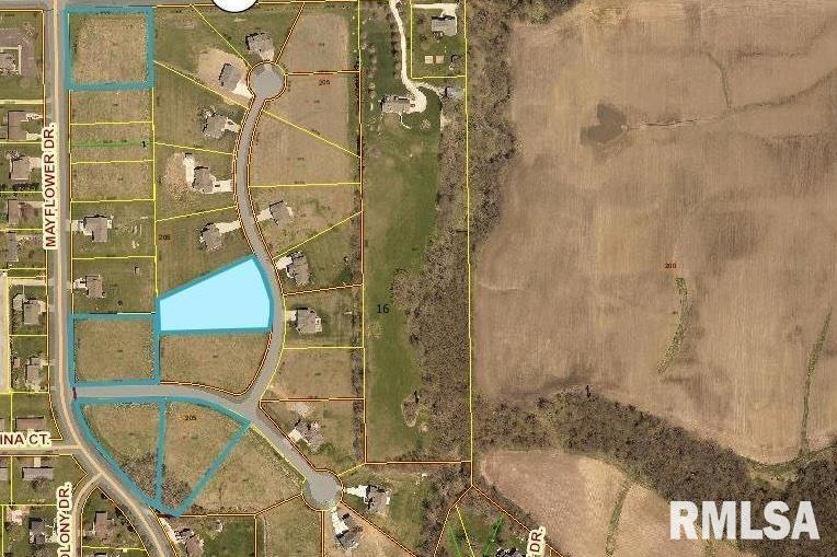 107 Lost Creek Ct, Pekin, IL 61554 - photo 3