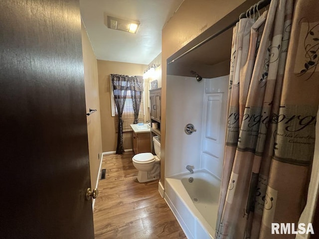 full bathroom with toilet, shower / bathtub combination with curtain, baseboards, wood finished floors, and visible vents