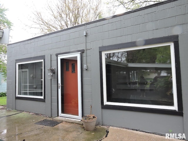 view of exterior entry