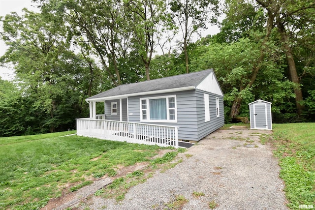 420 W Garfield Ave, Bartonville, IL 61607 - view of front of home featuring a front lawn and a deck
