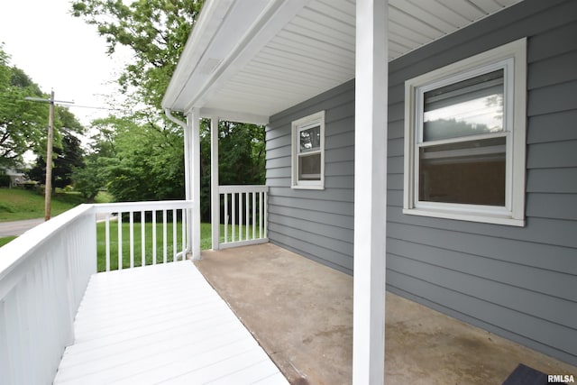 420 W Garfield Ave, Bartonville, IL 61607 - view of wooden porch