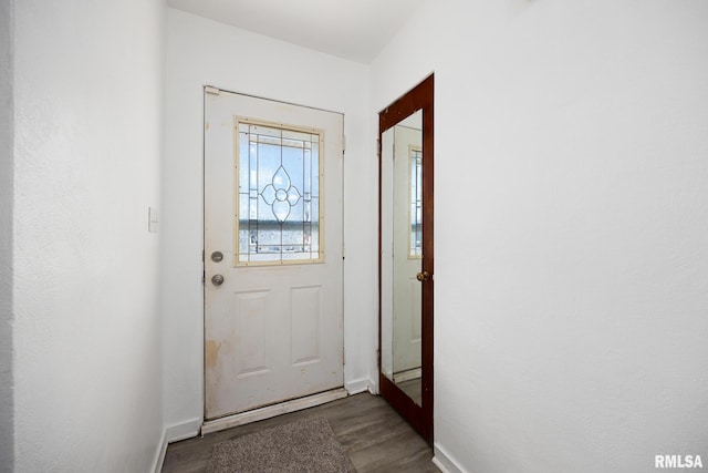 1420 N 10th St, Pekin, IL 61554 - entryway featuring baseboards and wood finished floors