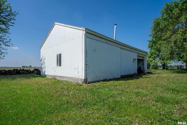 view of outdoor structure featuring an outdoor structure