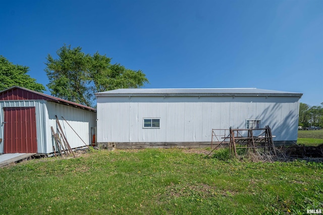 view of outdoor structure with an outdoor structure
