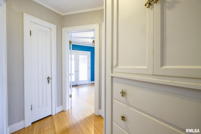 606 W Maywood Ave, Peoria, IL 61604 - hall featuring light wood-style floors and ornamental molding