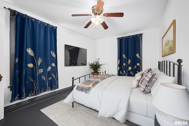 1803 W Barker Ave, Peoria, IL 61606 - bedroom with a ceiling fan