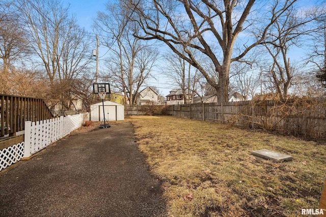 1803 W Barker Ave, Peoria, IL 61606 - view of yard with a shed, an outdoor structure, and a residential view