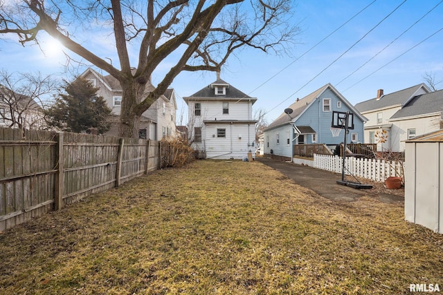 1803 W Barker Ave, Peoria, IL 61606 - view of yard with a residential view