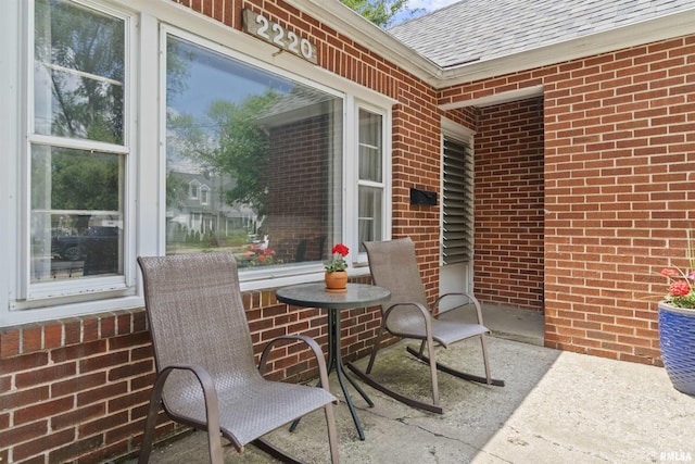 2220 W Ayres Ave, West Peoria, IL 61604 - view of patio / terrace