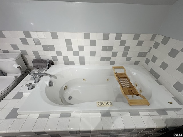 2220 W Ayres Ave, West Peoria, IL 61604 - full bath featuring toilet and a jetted tub