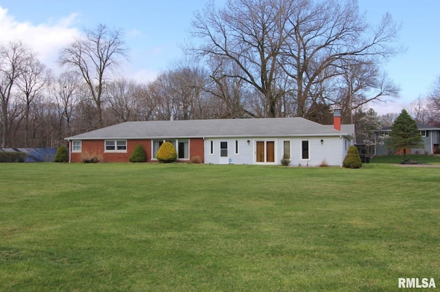 927 W Oakview Dr, Peoria, IL 61615 - ranch-style house with a front yard and a chimney
