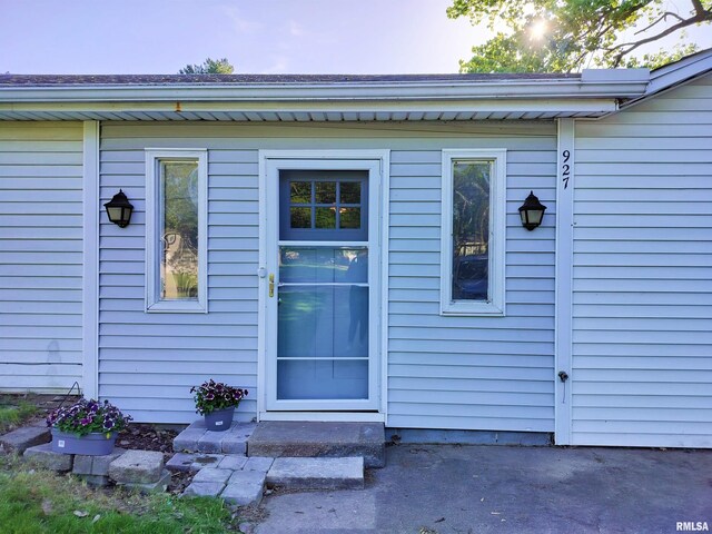 927 W Oakview Dr, Peoria, IL 61615 - view of doorway to property
