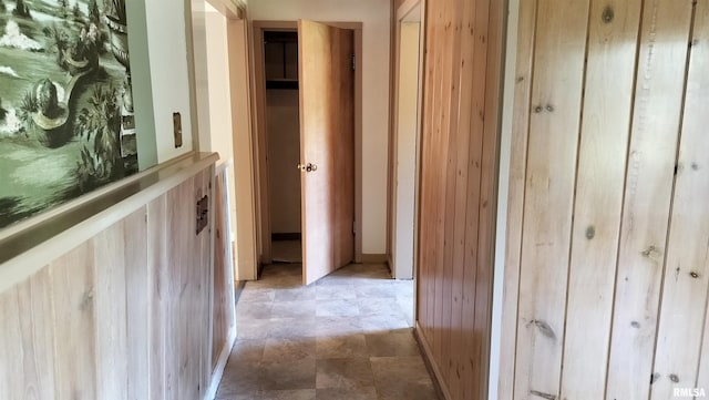 927 W Oakview Dr, Peoria, IL 61615 - view of hallway