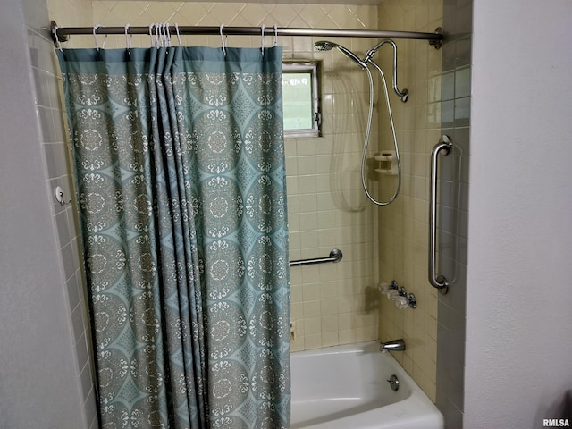927 W Oakview Dr, Peoria, IL 61615 - bathroom with shower / tub combo
