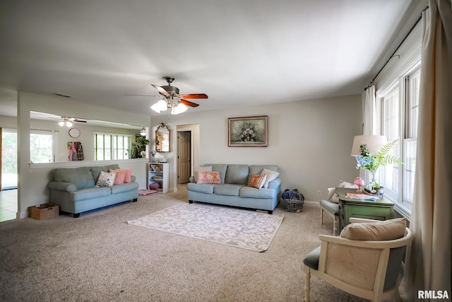 15207 N 7th St, Chillicothe, IL 61523 - carpeted living room with a ceiling fan